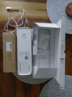 Portable wireless thermal printer with paper rolls