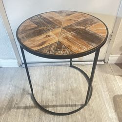 Table Made To Look Rustic /farmstyle