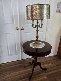 Accent wood table with lamp