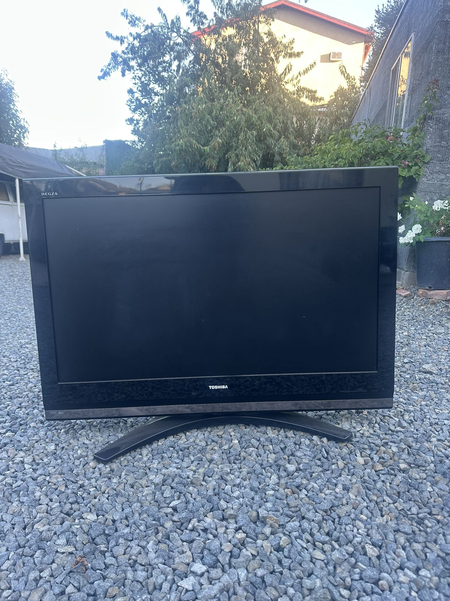 42” REGZA Toshiba LCD HDTV