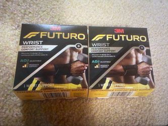 2 Futuro Wrist Performance Comfort Support