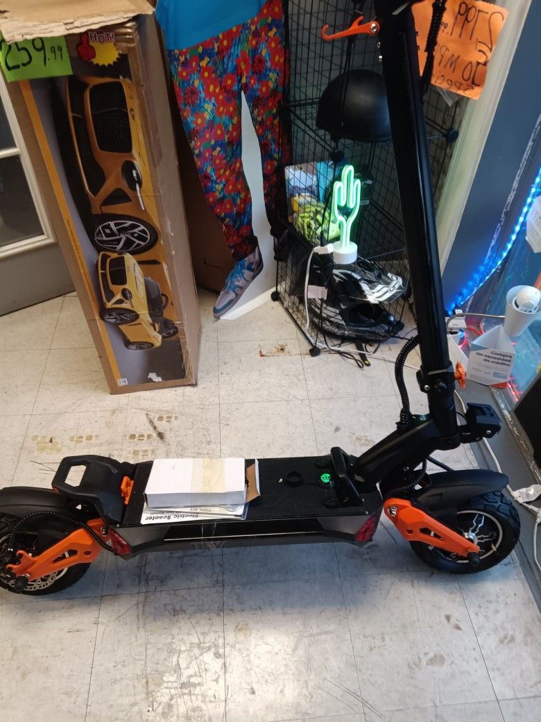 Electric Fast Scooter Color Black &Orange New 2025