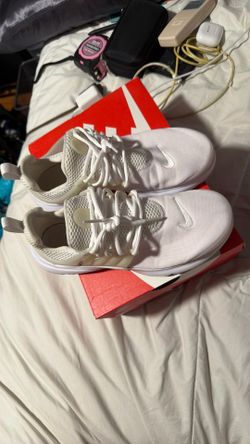 White Nike presto