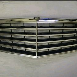 Mercedes Orignal Grille Assembly 
