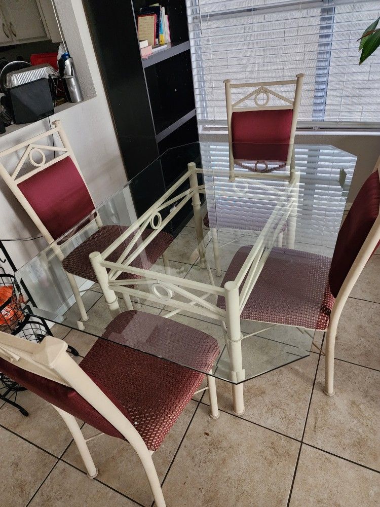 Nice Glad Dining Room Table And Chairs