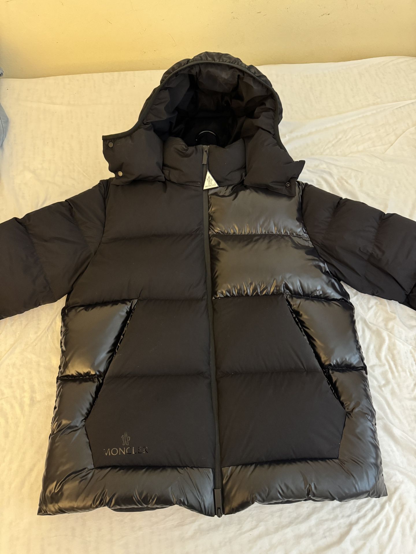 MONCLER PUFFER JACKET