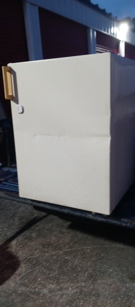 Kenmore (big) Mini Refrigerator