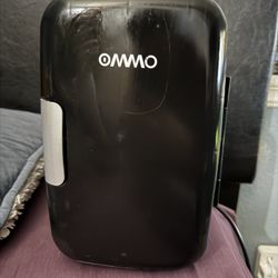 Ommo Mini Fridge