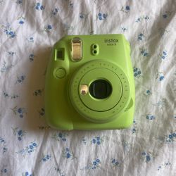 Lime Green Polaroid Camera instaX Mini 9