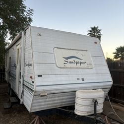 Busco RV O Traila En Pagos 