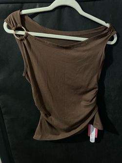NWT Brown Off-Shoulder Top w/ Gold Ring - Size  S