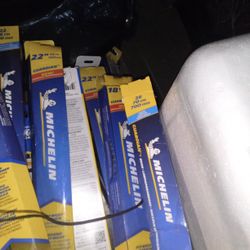 New Michelin Windshield Wipers. Numerous Sizes Read Description