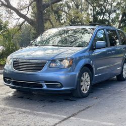 2012 Chrysler Town & Country