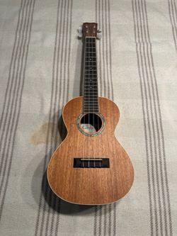 Cordoba Tenor Ukulele