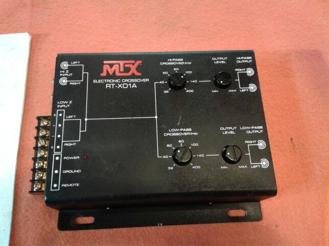 MTX RT-X01A ELECTRONIC Crossover w/ Original Owner's manual and 2 sets of 7 Volt rms rca pre outs