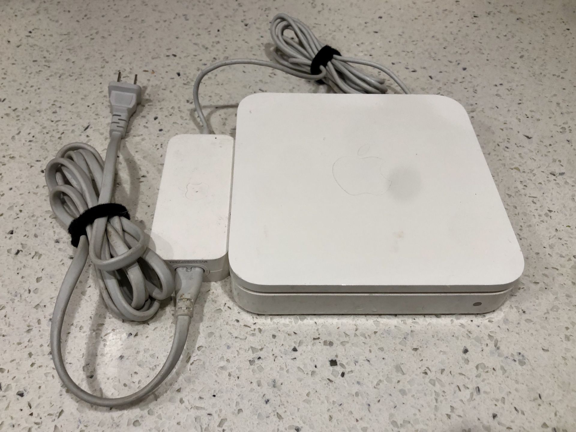Apple A1354 AirPort Extreme Base Station WiFi Router