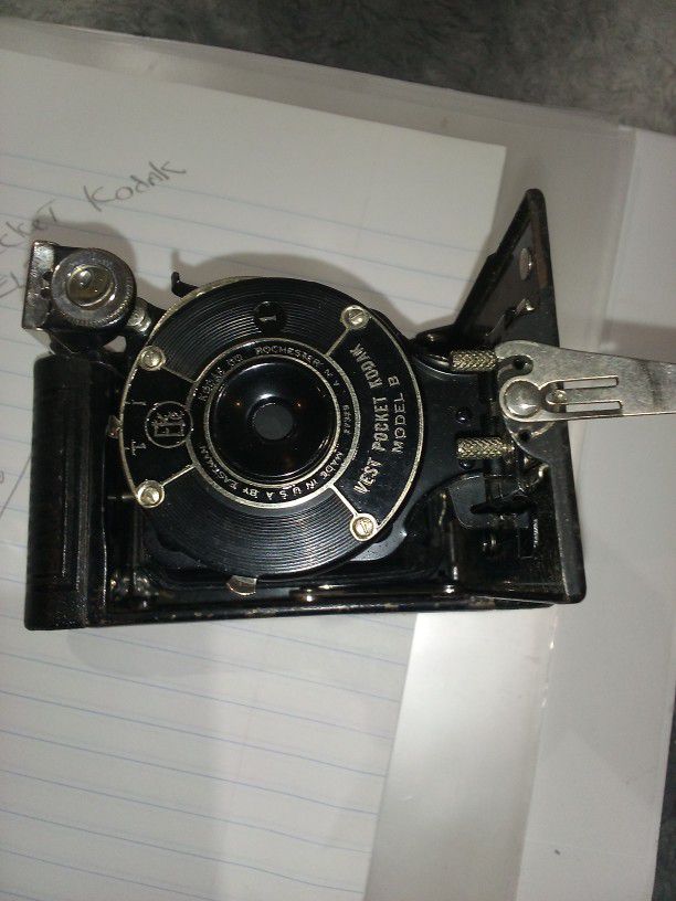 1949 Pocket V Camera