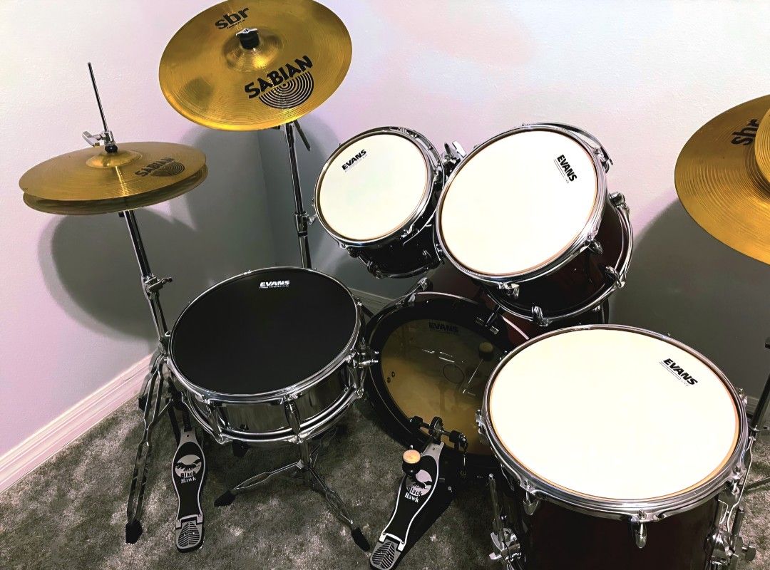 Gretsch 5 Piece Drum Set 3 Symbols 1 High Hat