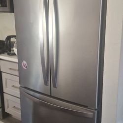 Whirlpool Refrigerator 3 Doors $150