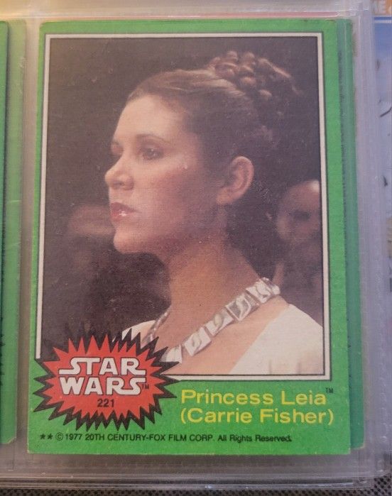 1977 Topps Star Wars #221 Princess Leia (Carrie Fisher) card