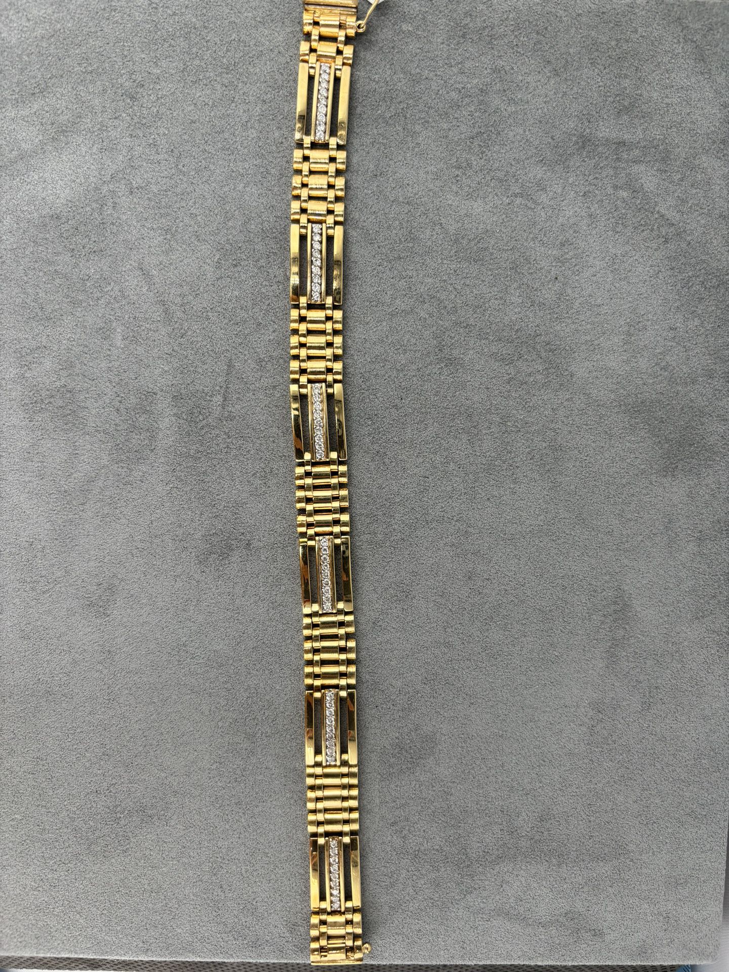 14Kt Yellow Gold Diamond Weight 0.34Ct Bracelet 