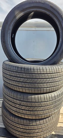 Set of (4) 265/45R21 Kumho Tires - 9/32 Tread (85-90% Tread - Like New)