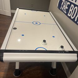 MD Sports Costco Air Hockey table/like New 