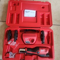 Milwaukee
M12 12-Volt Lithium-Ion Force Logic Cordless Press Tool Kit (3 Jaws Included) with Two 1.5 Ah Battery and Hard Case