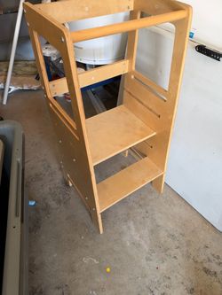 Wooden Kids Learning Tower / Kitchen Helper