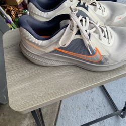 Mike’s Men’s Running Athelstan Shoe Size 10