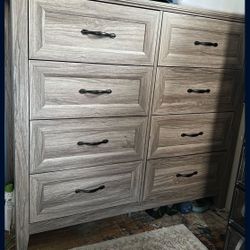 8 Drawer Dresser