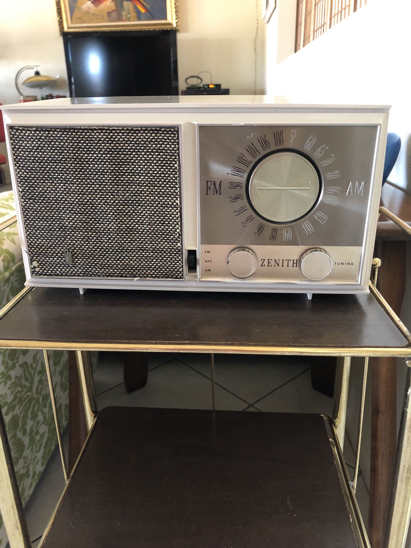 Vintage Zenith Tube Type Radio