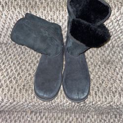 Girls ugg Boots Size 4 $15