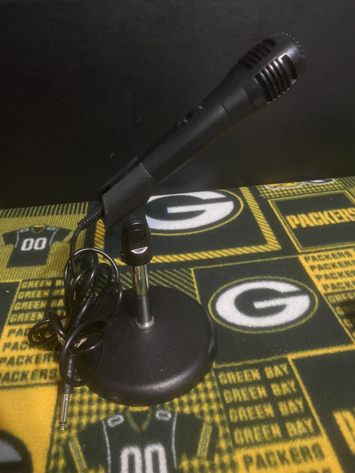 Shure Desktop Mic and Stand.
