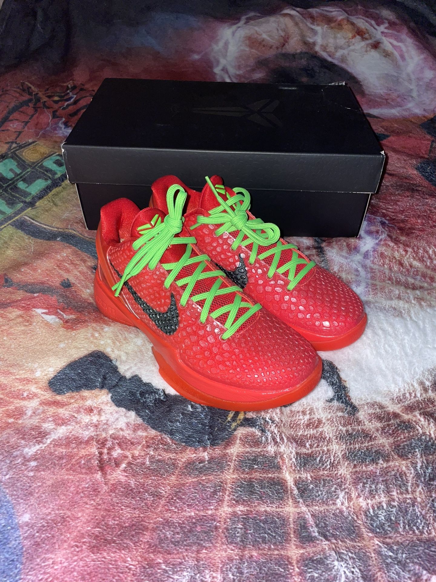 Nike Kobe Protro Reverse Grinch 4y Women's)