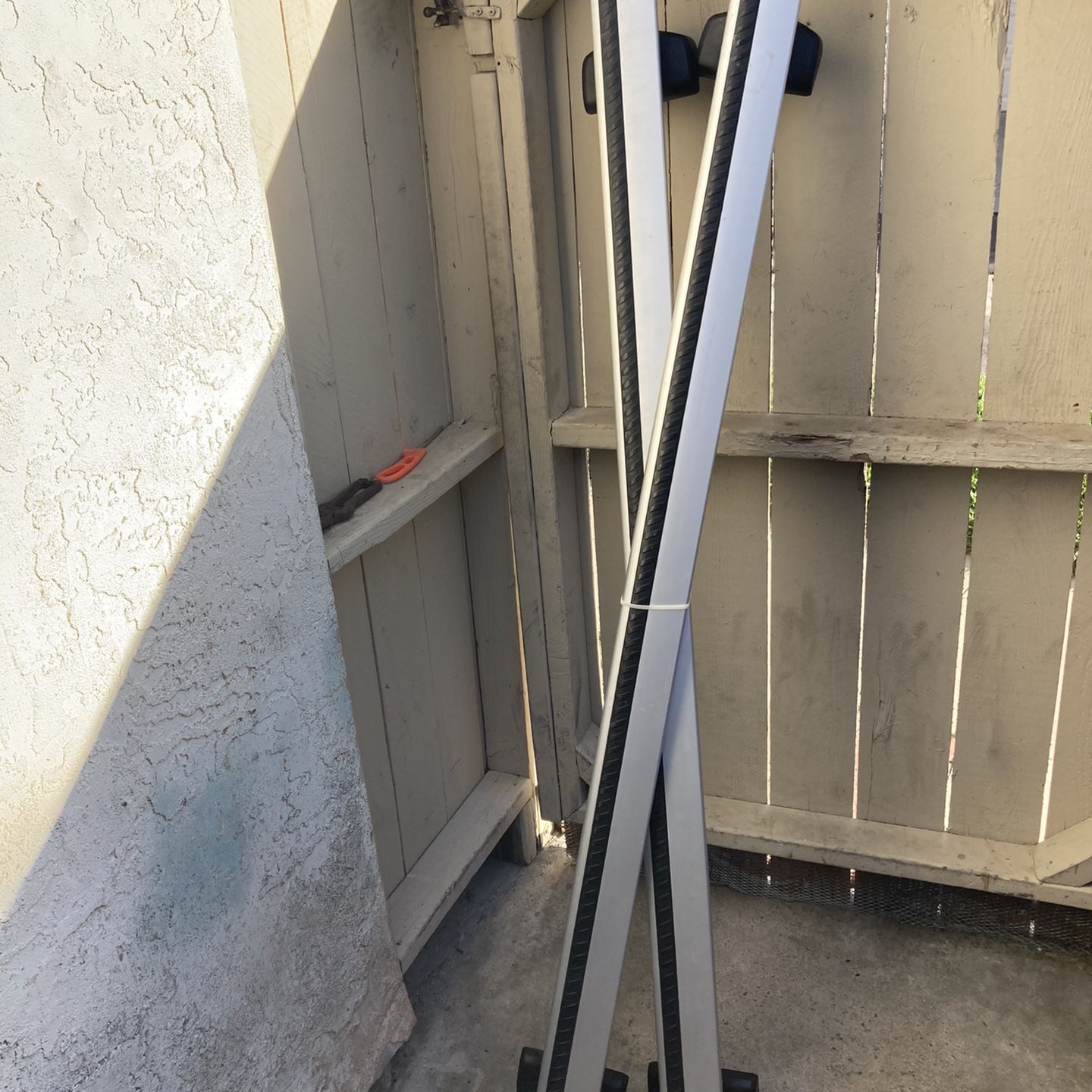 Thule ARB60 Aero blade Roof Rack for Sale in Escondido CA OfferUp