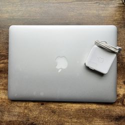 Apple MacBook Air 13" (FOR PARTS)