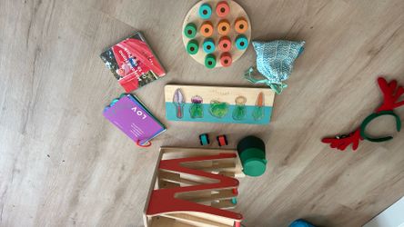 Lovevery The Adventurer Kit Months 16, 17, 18