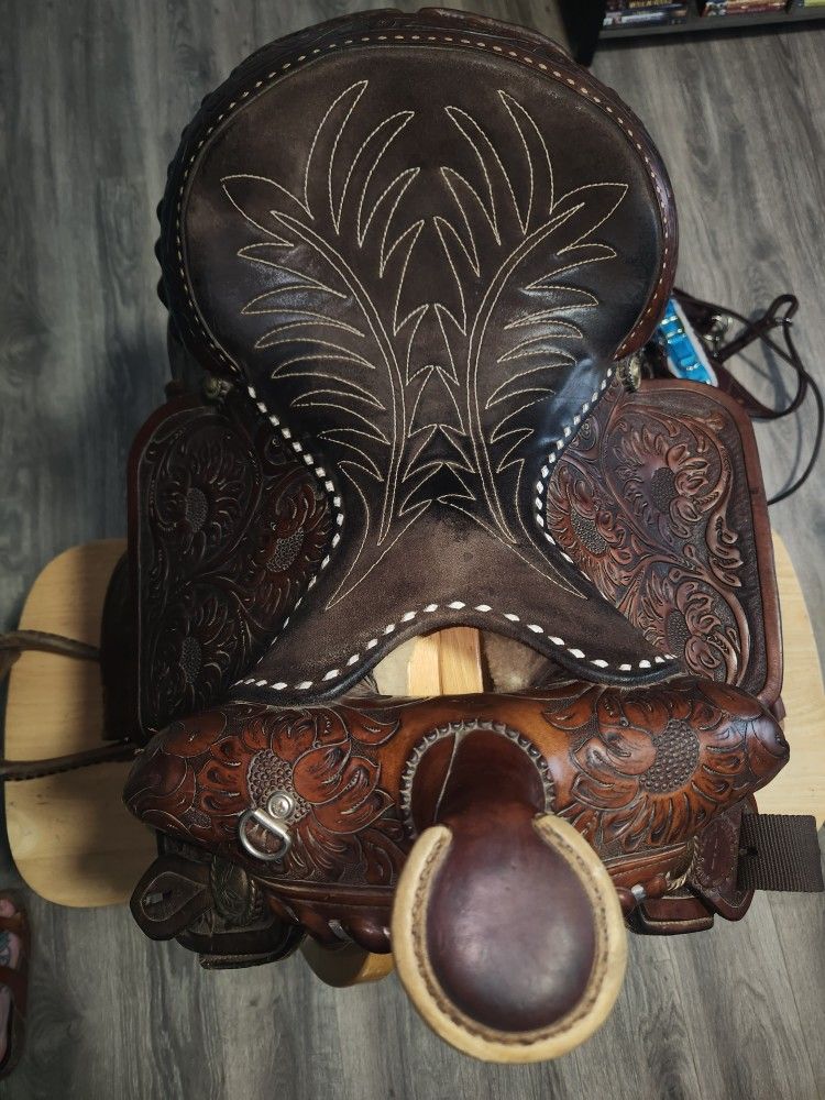 Billy Royal Saddle