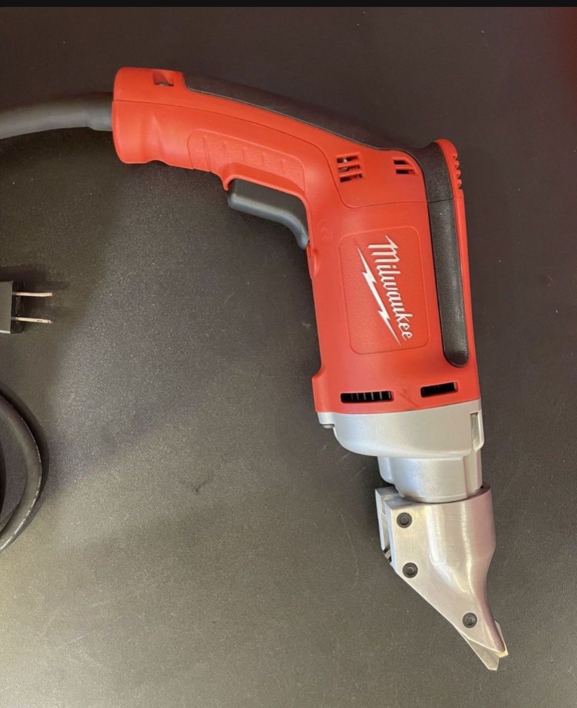 MILWAUKEE 6.8 Amp 18-Gauge Shear 6852-20 for Sale in Las Vegas, NV OfferUp