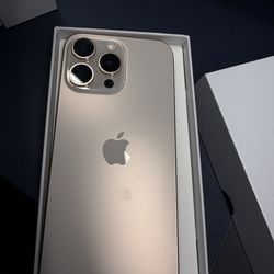 Apple Iphone 16 pro max 256GB tmobile or metro