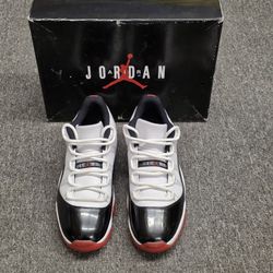 Nike Air Jordan 11 Retro Low Concord Bred Size 14 AV2187-160