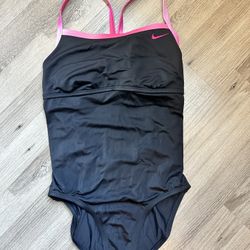 Nike Women’s Swimsuit! (Size M)