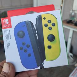 NINTENDO  SWITCH REMOTE CONTROLLER NEW  IN THE BOX 