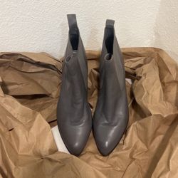 Nine west size 8