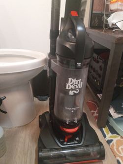 Dirt devil vacuum (new)
