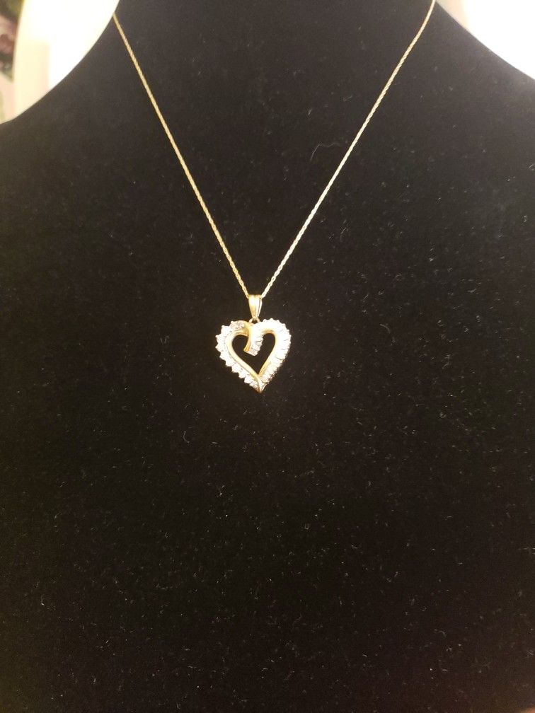 14k Gold Chain And Heart Pendant With Diamonds