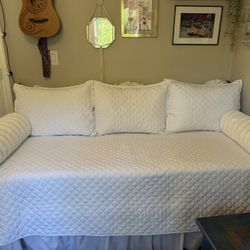 Day Bed Black Wrought Iron 