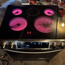 Samsung Stove On Good Working Condition 