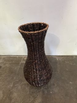 VINTAGE FLOOR RATTAN VASE